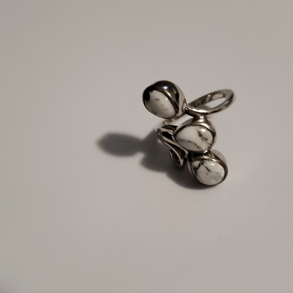NWOT d'joy 925 Silver ring Size 6